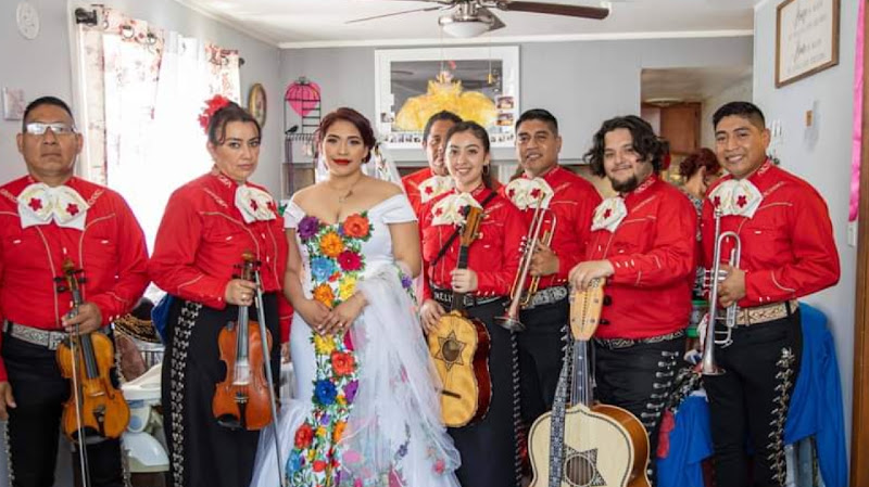 Mariachi los tres compadres